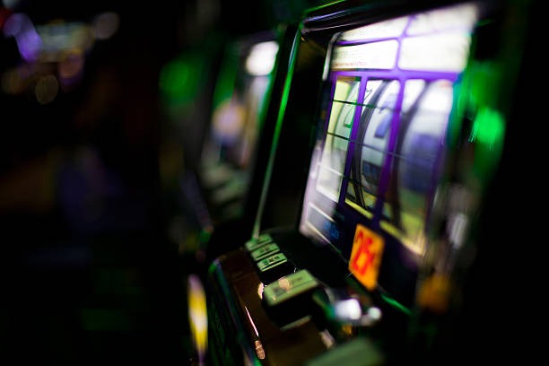 VIP loyalty levels and weekly cashback tracking panel on indotogel chat
